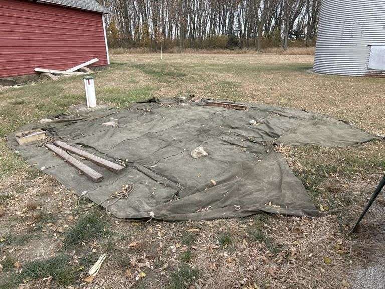 10’x12’ tent, 2.5’ side walls, with stakes, poles