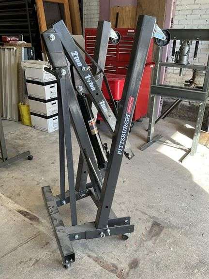 Pittsburgh 2 ton cherry picker