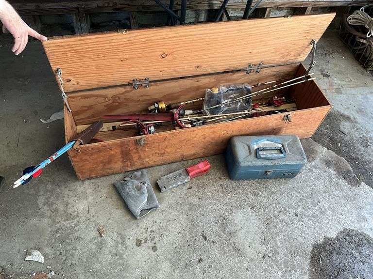 Fishing rods, sinker molds and arrows