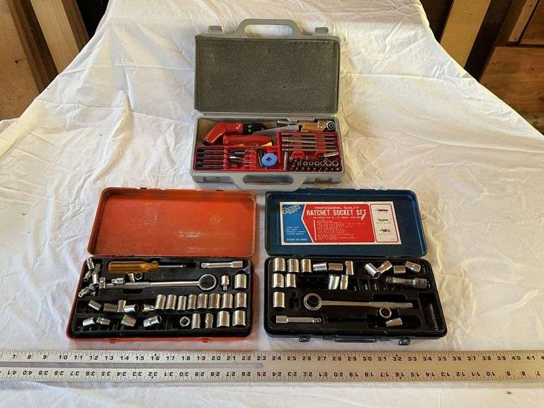 Partial socket sets and screwdriver set
