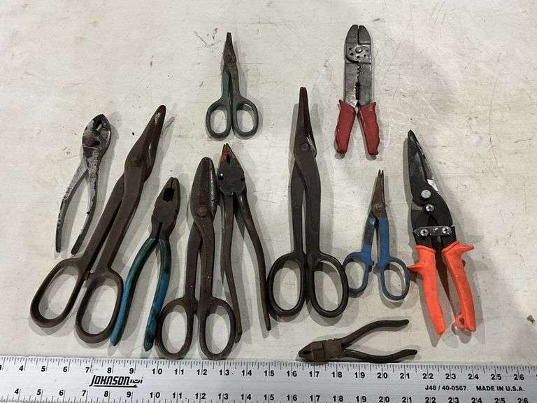 Misc tin snips, pliers, etc