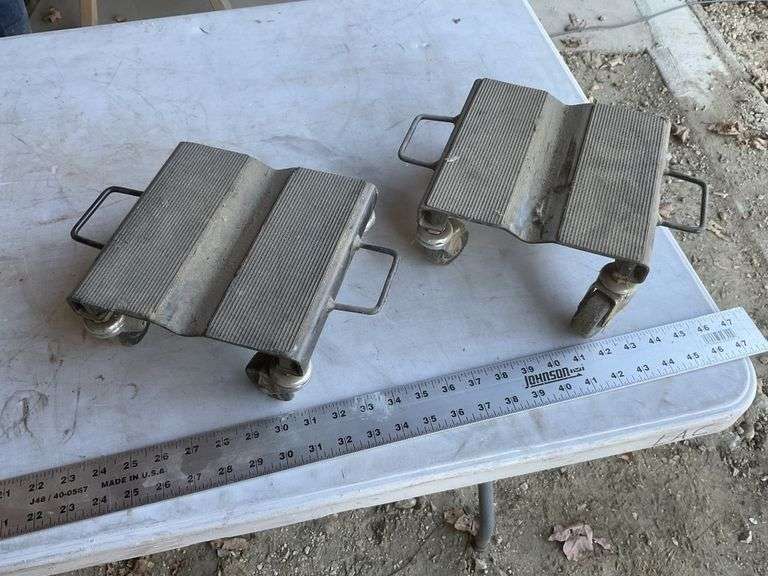 2 dollies on casters