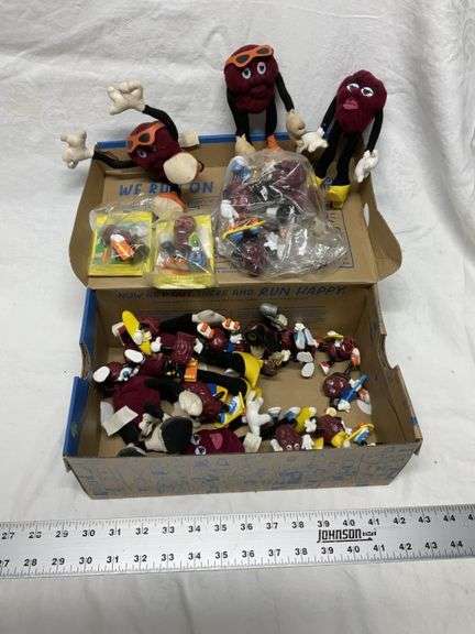 The California Raisins figurines