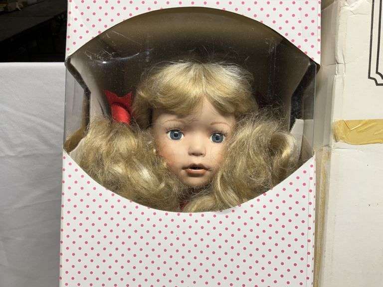 Riley Anne and Sarah Beth collector dolls
