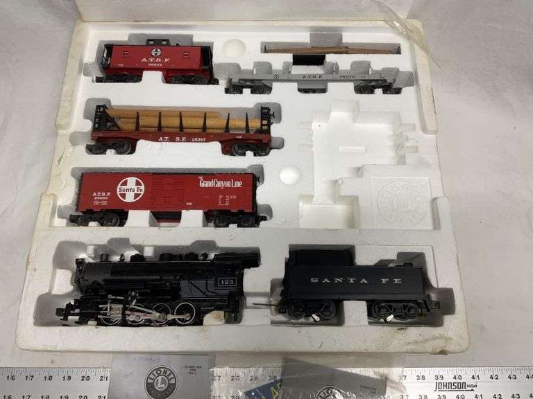 Lionel O gauge train set