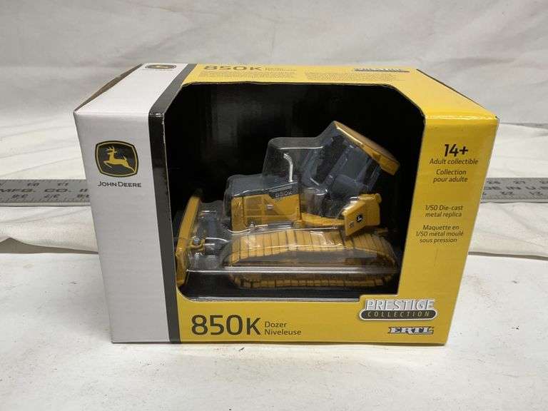 John Deere 850K dozer