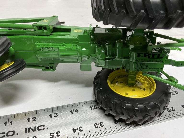 John Deere Ertl tractor 4020 with loader
