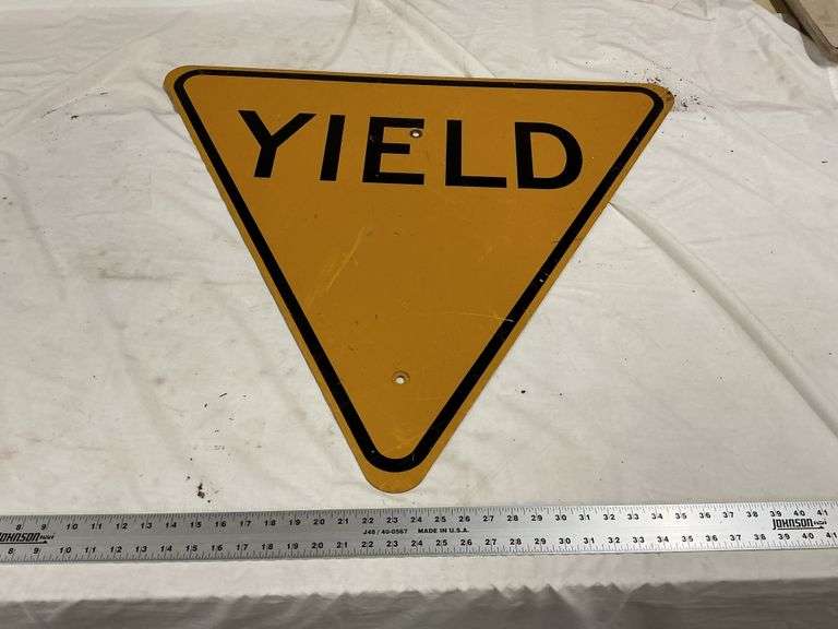 Yield sign