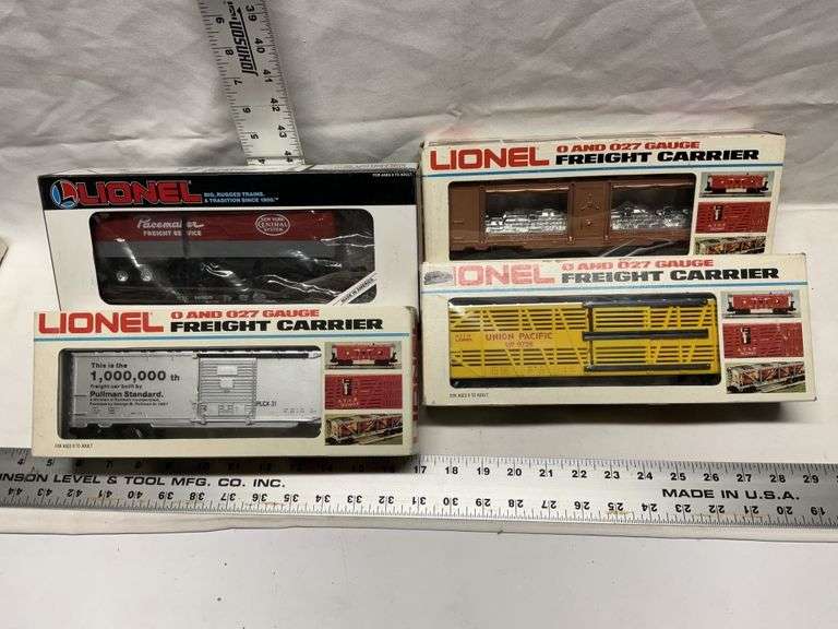 Lionel train freight carriers-O/O27 gauge