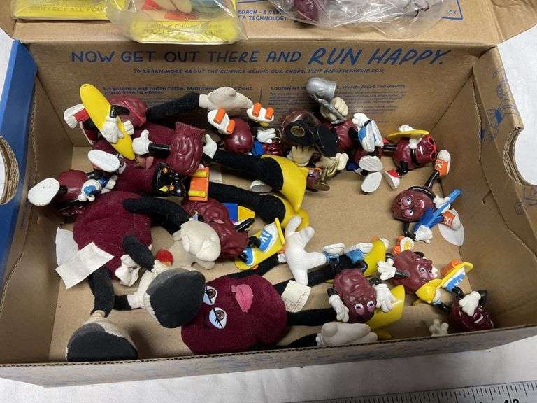 The California Raisins figurines
