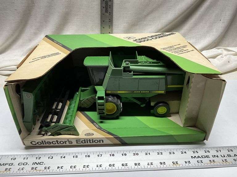 John Deere 9600 combine