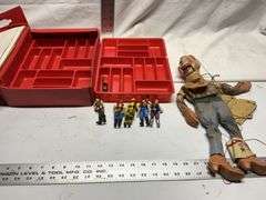 Antique Howdy Doody puppet and action figures