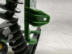 John Deere 637 disc