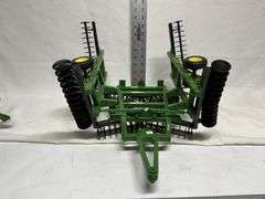 John Deere 637 disc