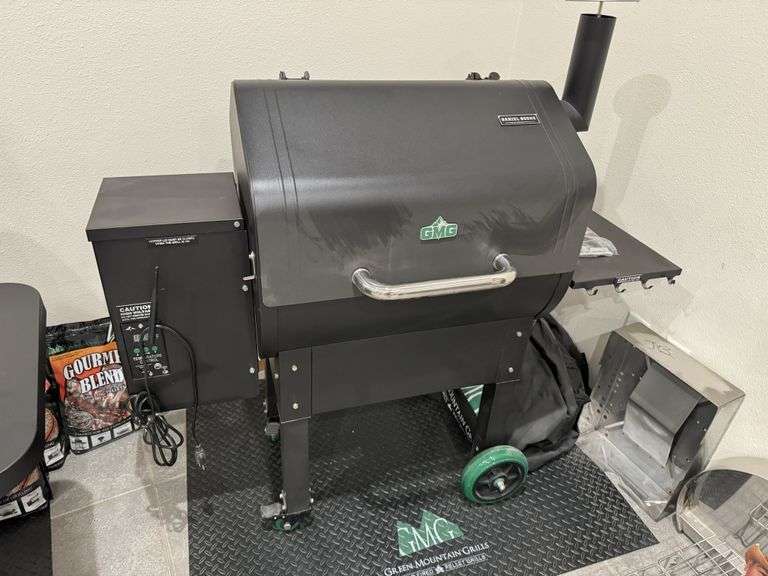 Green Mountain Daniel Boone Grill, New Legacy Auction Company