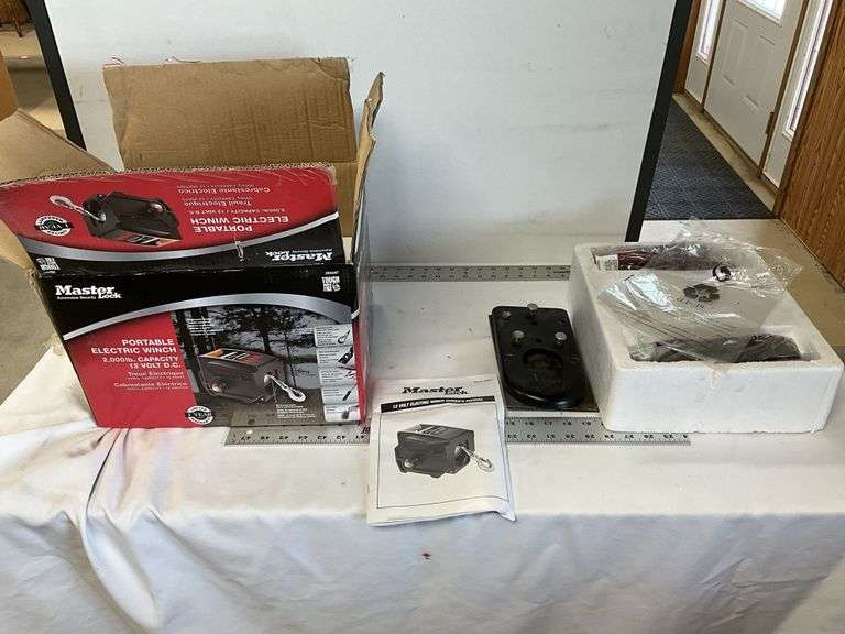 MasterLock portable electric winch 12v