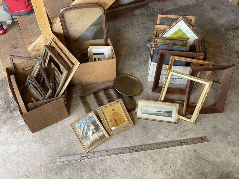 Assorted picture frames