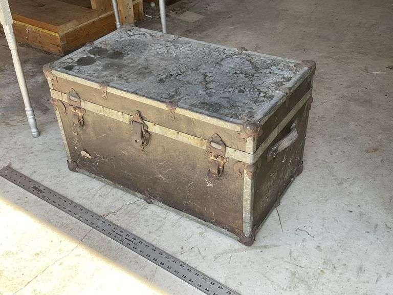 Small flat top trunk