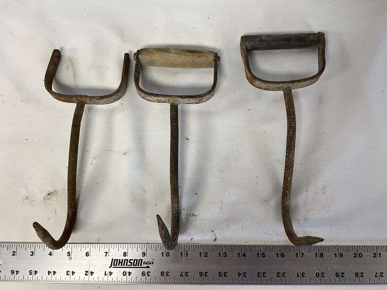 Hay hooks