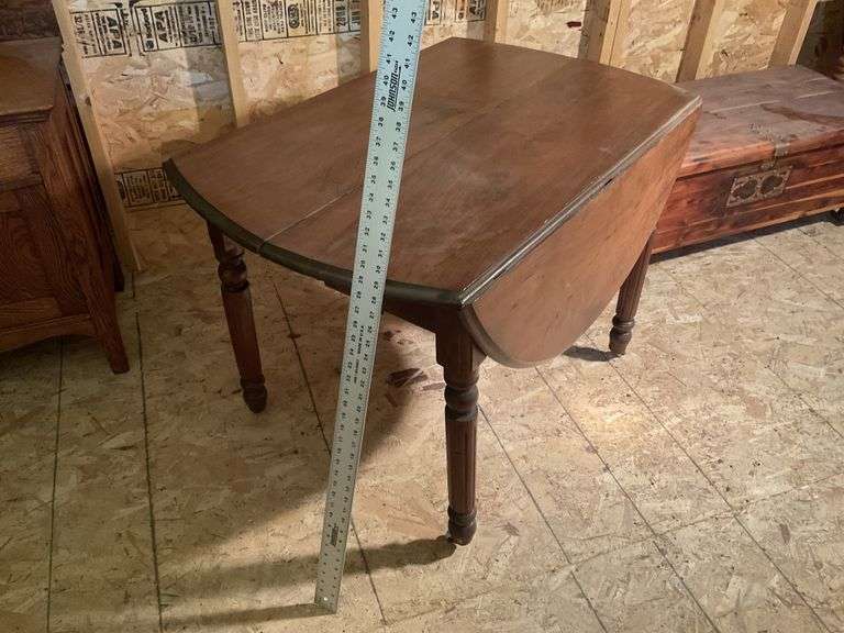 Antique drop leaf table 53 x 41, no extra leaves