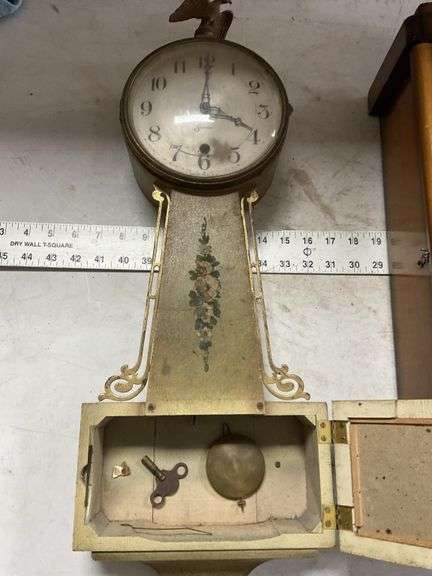 Vintage sessions clock and clock made in China