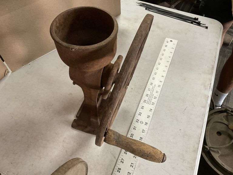 Vintage grinders,  1 1/2 grinder loose
