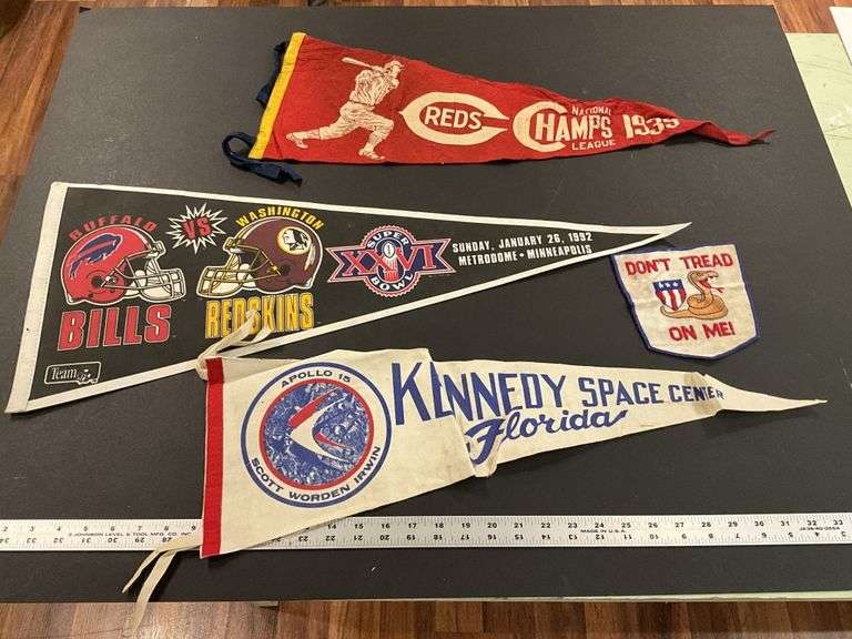 Assorted pennants