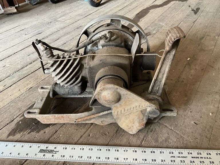 Vintage Maytag gas engine, stuck