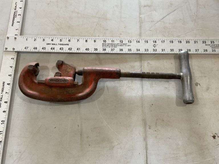 Rigid pipe cutter