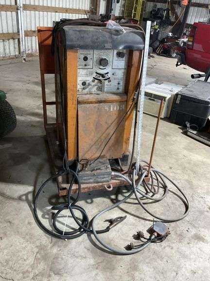 Airco Heliwelder,with freight cart, works , 220v,