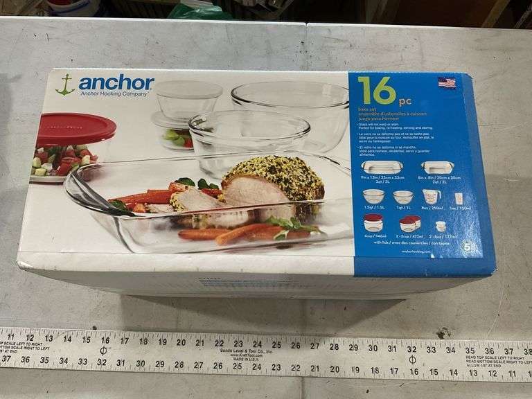 Anchor hocking 16 piece baking set. New