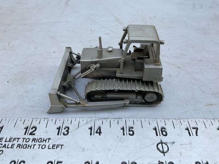 John Deere JD 850 bulldozer cast in pewter