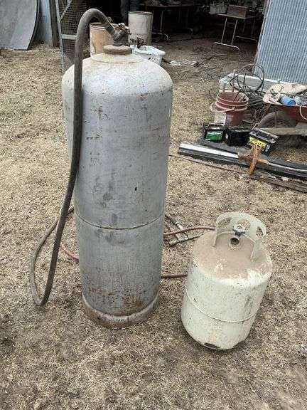 100 pound/30 pound LP tanks
