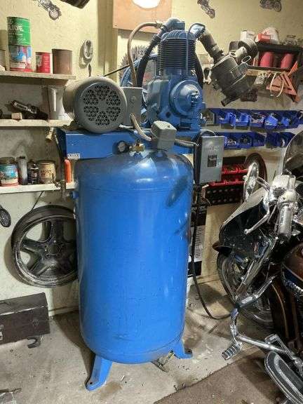 60 gallon air compressor, buyer removes!