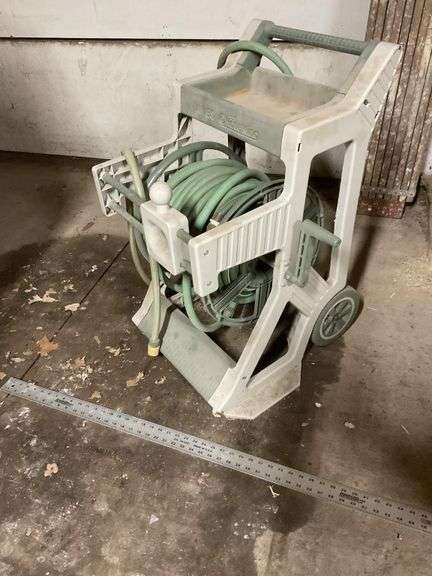 Garden hose reel