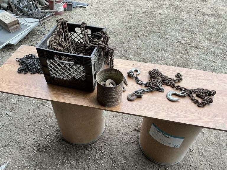 Chains and tire chains