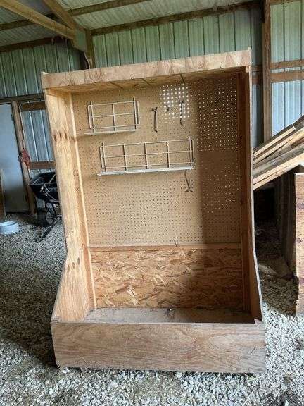 Portable tool caddy 6' tall x 26" x 48"