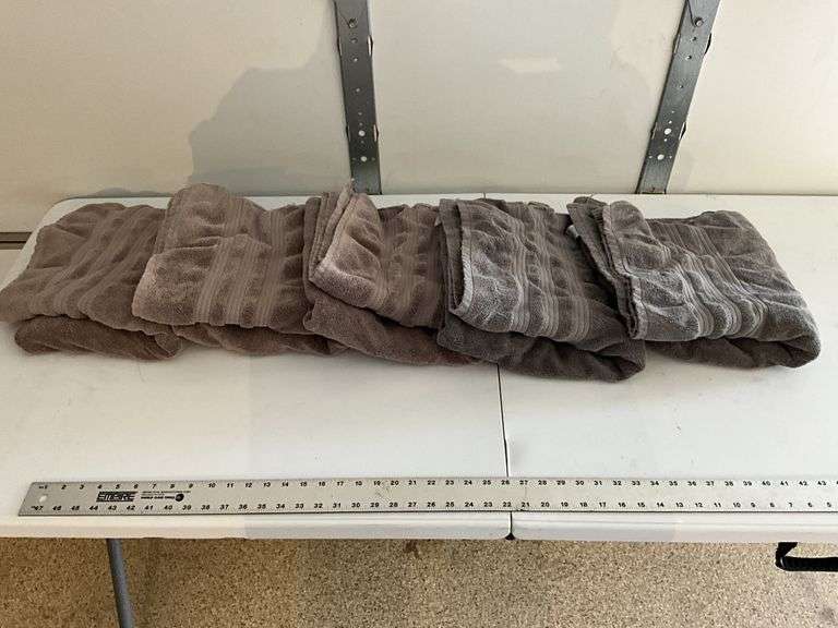 Bath towels. Wear on edges
