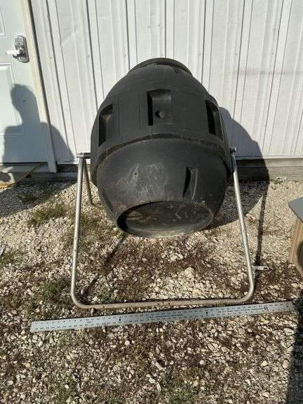Compost bin