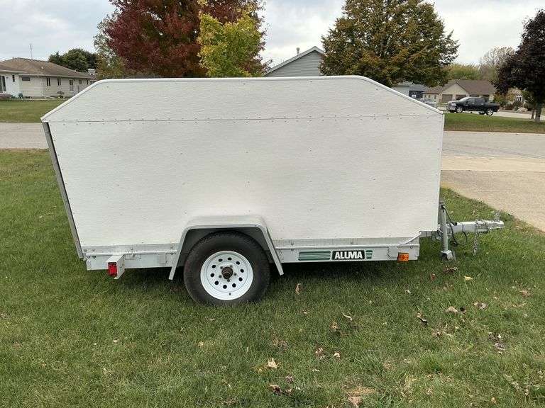 2002 Aluma Limited trailer, 9' 2" X 54" X 63"