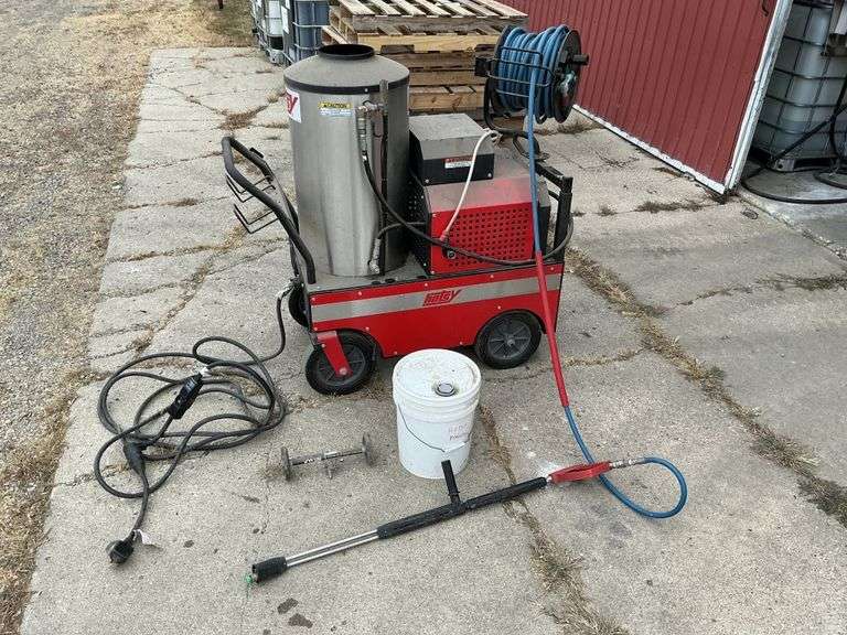 Hotsy 800 series pressure washer
