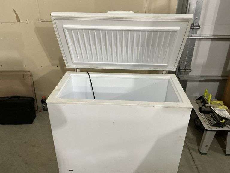 Chest freezer-runs 41 x 22 x 34