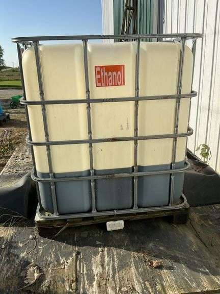 Chemical tank 1/4 full of waste oil - trailer n