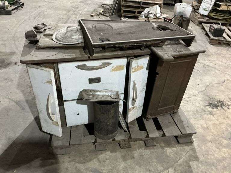2 stoves