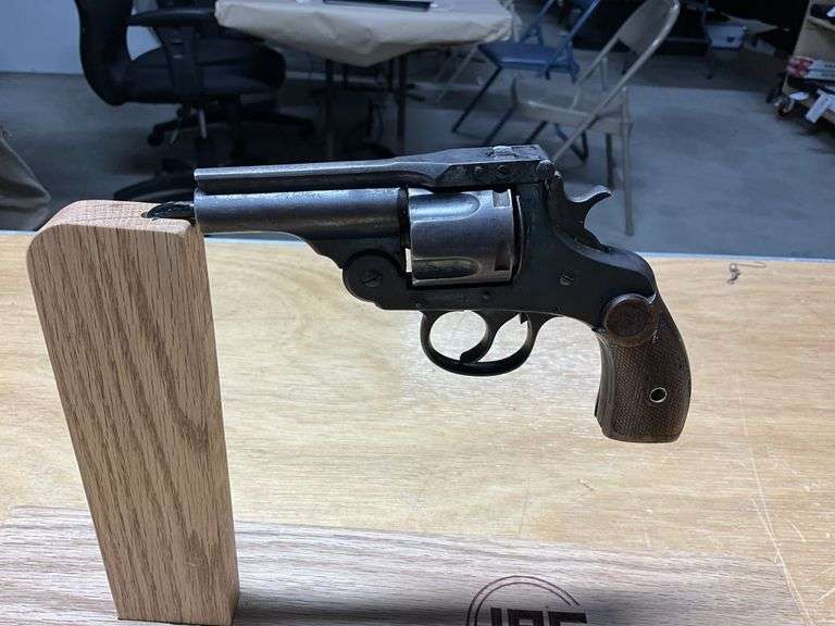AMS company .32 caliber revolver. *READ DESCRIPTION*