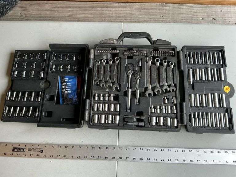 Stanley socket/ratchet set. Metric and SAE