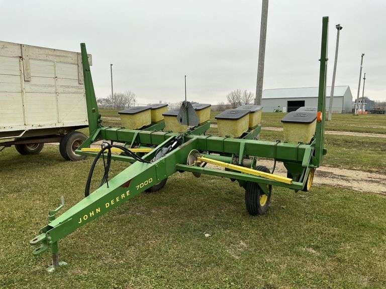 John Deere 7000 planter