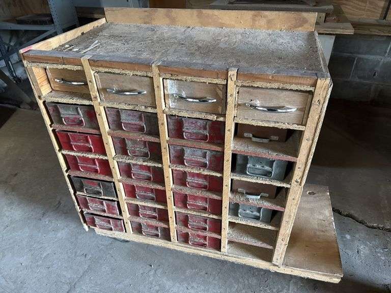 Wooden organizer on casters w/hardware