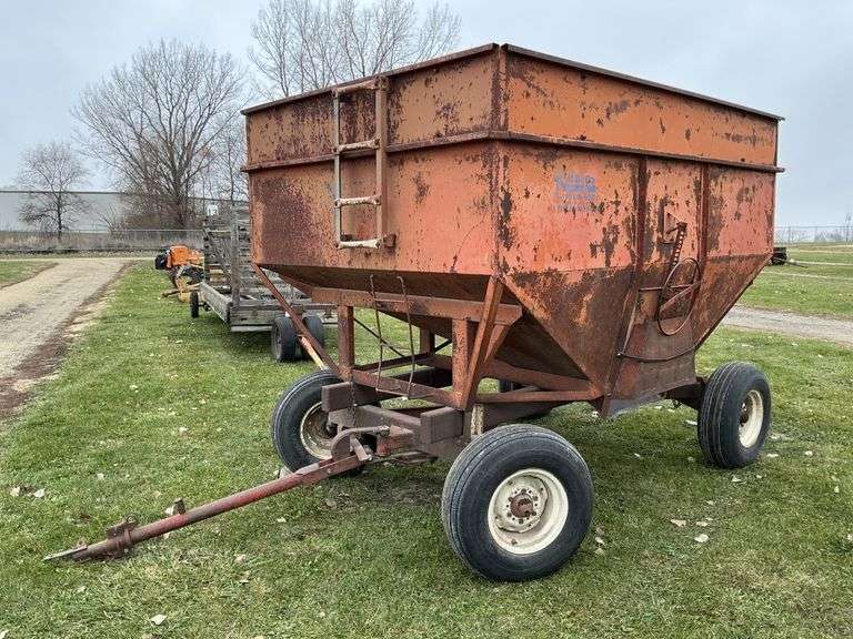 Killbros 350 gravity wagon w/Westendorf gear