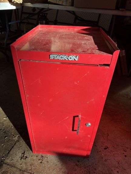 Stack-on side toolbox, no key!
